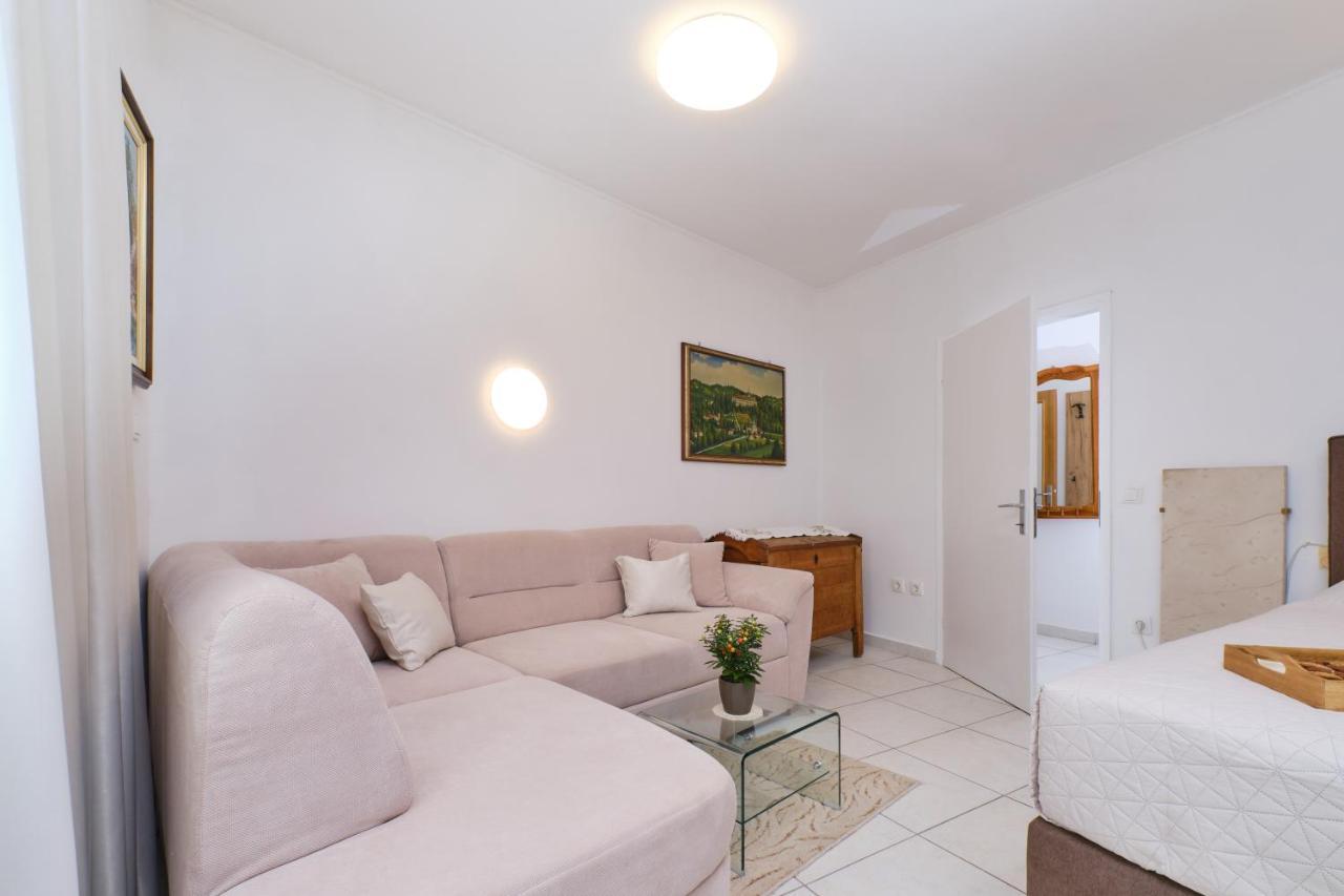 Apartments Antares Mali Lošinj Extérieur photo
